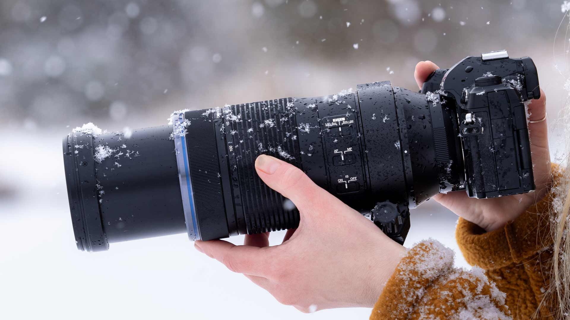 OM System 100-400mm: Super-Teleobjektiv fu00fcr Micro Four Thirds