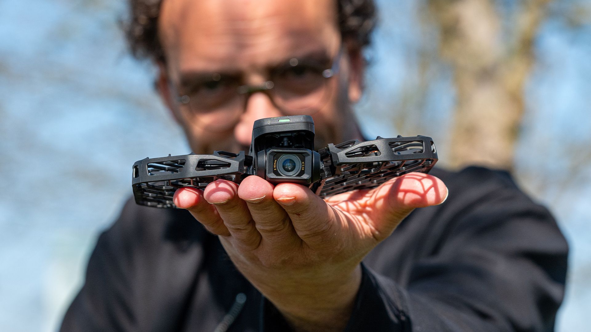 Test HoverAir X1 Promax: 8K-Kameradrohne mit ausgefeilten Flugmanu00f6vern