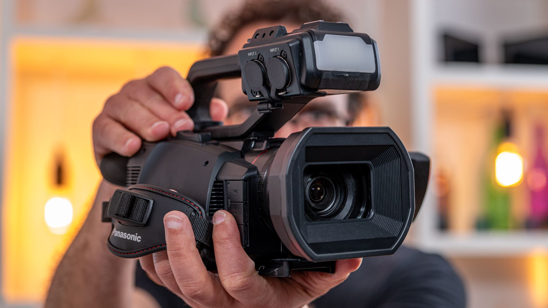 Panasonic AG-CX20 bis HC-X1200: Vier Camcorder fu00fcr Amateur oder Profi?