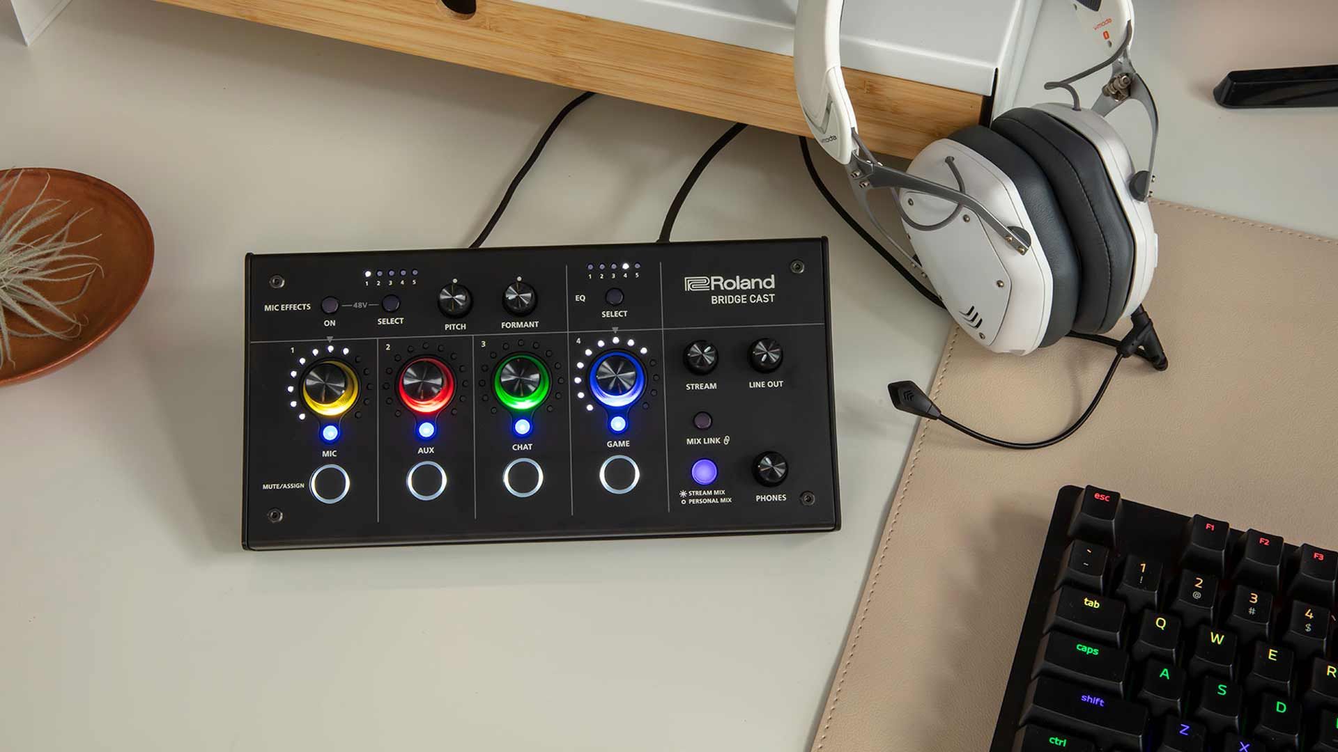 CES 2023 - Roland Bridge Cast: professionelles Audio-Streaming-Interface und Mixer