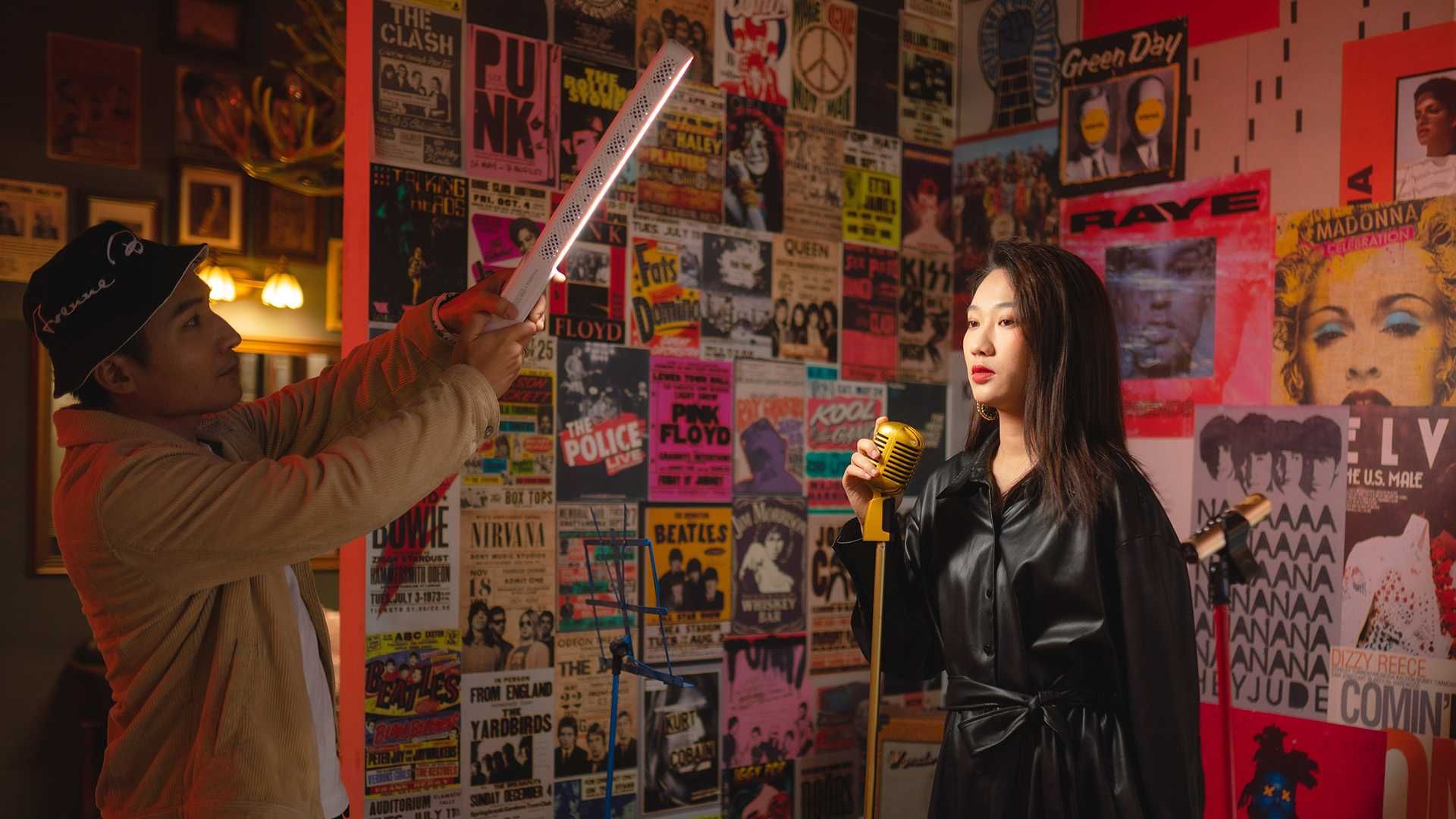 Zhiyun Fiveray FR100C: tragbarer LED-Lichtstab mit 100 Watt Leistung und 2700K bis 6300K