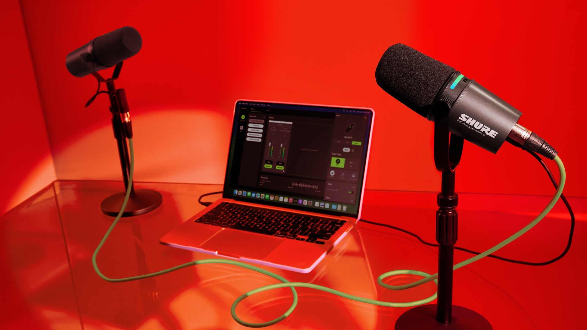 CES 2025: Shure MV7i Mikrofon mit integriertem Zwei-Kanal-Interface