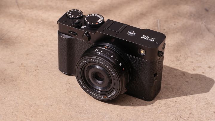 Fujifilm X-E5: kompakte Digitalkamera mit 6,2K-Videoaufnahme