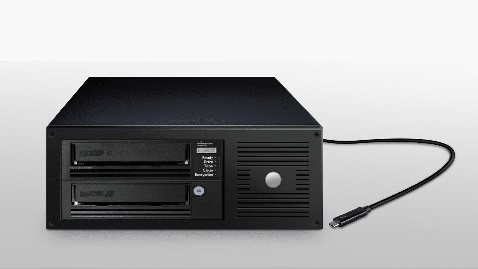 Netstor NS722TB3 LTO: Thunderbolt Erweiterungsgehu00e4use fu00fcr LTO-Laufwerke