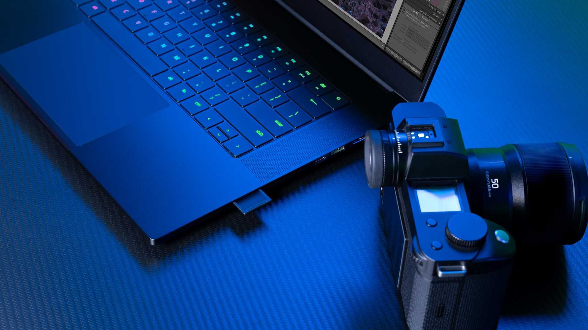 Razer Blade 15 OLED: 15-Zoll-Notebook mit OLED-Display fu00fcr bis zu 240 Hertz